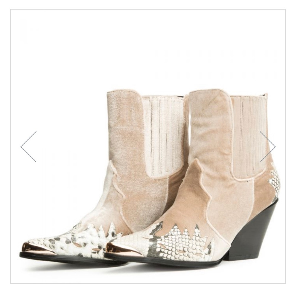 Cape Robbin Snake Bootie, Western Style Boots